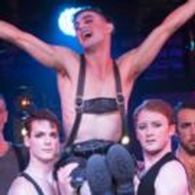 BWW Reviews: CABARET Dazzles at Signature Theatre