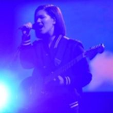 VIDEO: Indie Pop Band The xx Perform 'I Dare You' on LATE SHOW