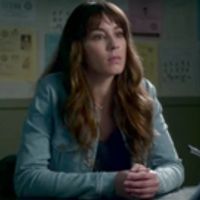 VIDEO: Sneak Peek - 'The Glove That Rocks the Cradle' Episode of PRETTY LITTLE LIARS Video