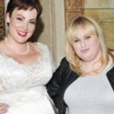 Photo Flash: Rebel Wilson Visits IT SHOULDA BEEN YOU on Broadway
