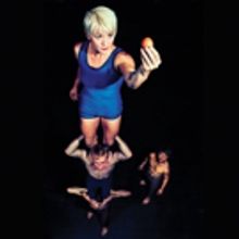 BWW Review: Casus Circus Brings KNEE DEEP To Thrill And Amaze SYDNEY FESTIVAL Audienc