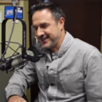 STAGE TUBE: David Arquette Talks SHERLOCK HOLMES in Chicago Video