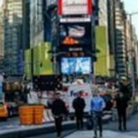 VIDEO: Naked Man Dancing On Top Of Times Square TKTS Booth Screams About Donald… Video