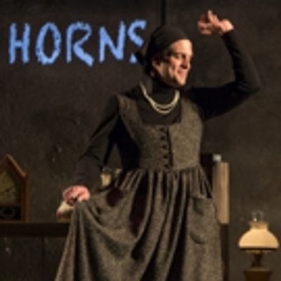 BWW Review: I AM MY OWN WIFE - An Eccentric, Wondrous (Auto)Biography