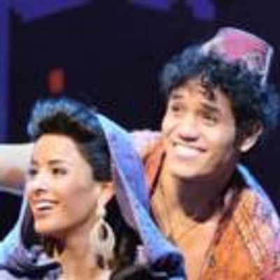 Photo Flash: ALADDIN&#039;s Adam Jacobs and Courtney Reed Meet ALADDIN DAS MUSICAL Stars