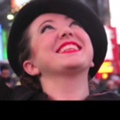 VIDEO: CHICAGO Flyer Woman, Allison Martin, Defies ISIS Threats On Times Square In theatreMAMA's #Unafraid