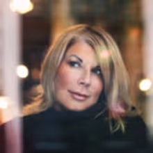 Singer-Songwriter Michelle Schmitt to Bring Annual Holiday Concert to 142…