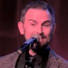 STAGE TUBE: Daniel Reichard Sings 'Santa Claus is Coming to Town' at Birdland