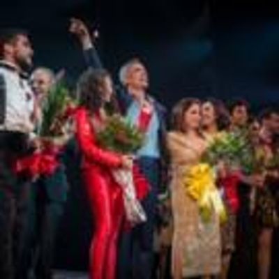 Photo Flash: Broadway-Bound ON YOUR FEET! Celebrates Chicago Opening