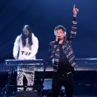 VIDEO: Steve Aoki and Louis Tomlinson Perform 'Just Hold On' on TONIGHT Video