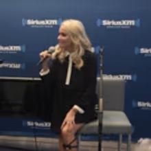 STAGE TUBE: In the Face of 2016, Kristin Chenoweth Reminds Us All to SMILE
