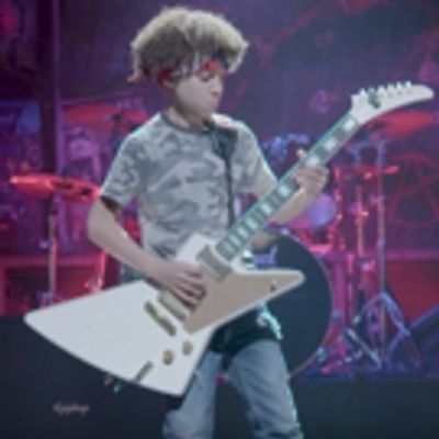 STAGE TUBE: SCHOOL OF ROCK's Brandon Niederauer Celebrates July Fourth, Jimi Hendrix-Style!