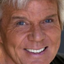 John Davidson Joins FINDING NEVERLAND Tour as 'Captain Hook' Tonight