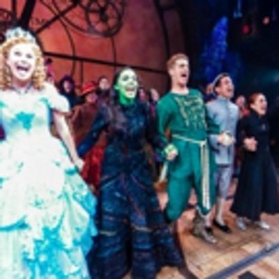 Jump Into Oz- WICKED Gives a 360 Look at Curtain Call!