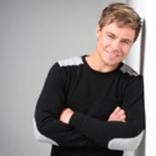 Bobby van Jaarsveld to Sings at Opening of New Meat World