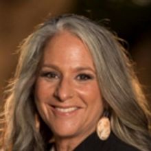 FRIENDS Co-Creators Kauffman & Crane to Receive WGA West's Achievement Award