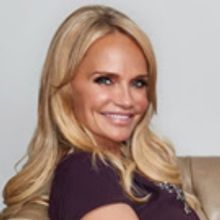 PHOTO FLASH: Cover Art Revealed For Kristin Chenoweth's 'The Art of Elegance'