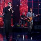 Country Star Chris Young Performs 'I'm Comin' Over' on ELLEN