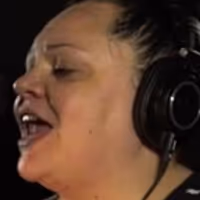 VIDEO: WAITRESS' Keala Settle Sings Of Finding Hope In Every Bad Situation Video