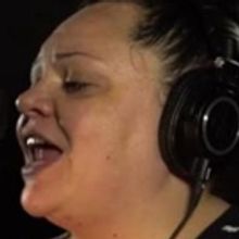VIDEO: WAITRESS' Keala Settle Sings Of Finding Hope In Every Bad Situation