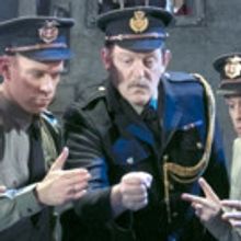 THE COMEDY ABOUT A BANK ROBBERY Extends Booking Until April 2018