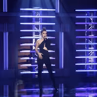 VIDEO: Hailee Steinfeld Performs New Song 'Starving' on LATE NIGHT Video