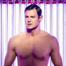 BWW Review: Scorching Social Satire Musical AMERICAN PSYCHO Examines The Demon…