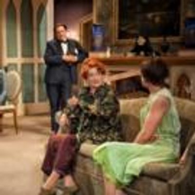BWW Reviews: BLITHE SPIRIT at Everyman Theatre - Noel Coward Comedy Ends a Tremendous Season