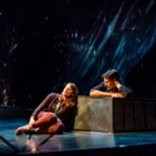 BWW Review: The Jungle Theater's CONSTELLATIONS is a Fascinating Trip through Multipl