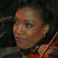 VIDEO: Meet Concert Violinist Kelly Hall-Tompkins, FIDDLER ON THE ROOF's Fiddler Video