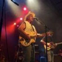 BWW Interviews: Cameron Molloy releases 'The Drivin' Wheel'