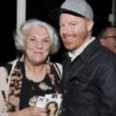 Photo Flash: Jesse Tyler Ferguson & Charlotte Rae Visit Broadway's IT SHOULDA BEEN YOU