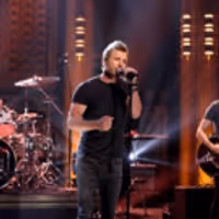 VIDEO: Dierks Bentley Performs 'Somewhere on a Beach' on TONIGHT SHOW Video