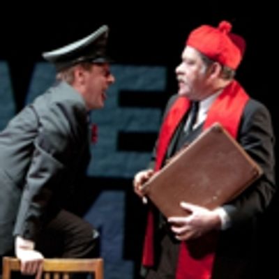 Photo Flash: Citizens Theatre Welcomes Back TRAVELS WTH MY AUNT