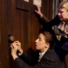 Lifeline Theatre Extends MISS HOLMES Through November