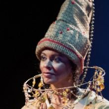 BWW Review: CATF THE WEDDING GIFT is Visually Stunning, but Difficult to Decipher