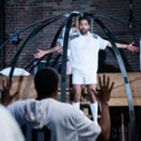 BWW Review: DAS DING Personifies the Increasingly Globalized World Photo