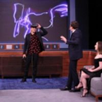 VIDEO: Orlando Bloom and Zoe Lister-Jones Face Off in Virtual Reality Pictionary Video