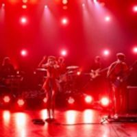 VIDEO: Paramore Performs 'Told You So' on LATE LATE SHOW Video