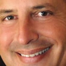 Jon Lovtiz to Headline Raue Center for the Arts