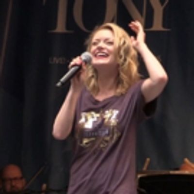 TV: PARAMOUR's Ruby Lewis Dazzles at Stars in the Alley!