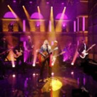 VIDEO: Miranda Lambert Performs New Single 'We Should Be Friends' on LATE NIGHT Video