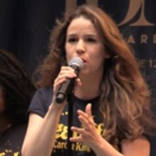 TV: BEAUTIFUL's Chilina Kennedy Belts Out Carole King at Stars in the Alley!