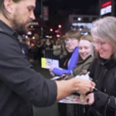 VIDEO: Will Swenson Shakes Off His Bad Guy Image with WAITRESS Fans