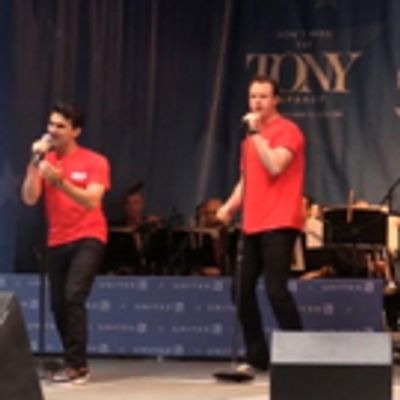TV: JERSEY BOYS Cast is Beggin at Stars in the Alley!