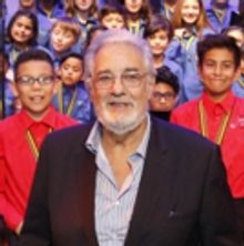 Plácido Domingo Performs With Esperanza Azteca Youth Orchestra