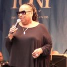 TV: CHICAGO's Roz Ryan Is Good to the Crowd at Stars in the Alley!