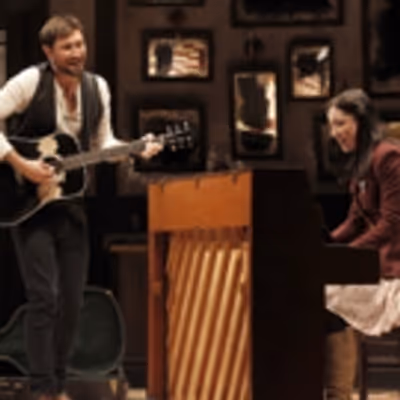 BWW Review: ONCE Enchants New Haven