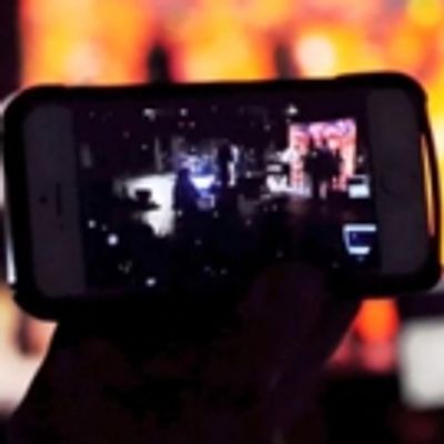 VIDEO: Audience Members Required To Use Their Phones Throughout Performances of ELEMENTS OF OZ