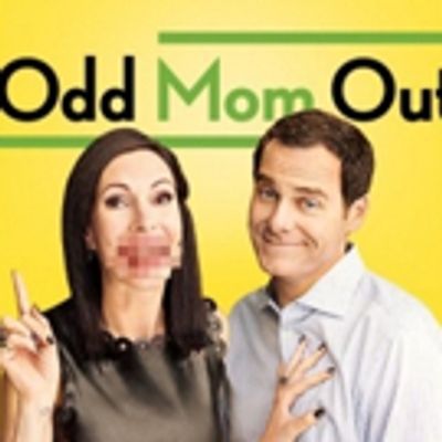 First Look - Bravo Premieres Season Three of ODD MOM OUT 7/12